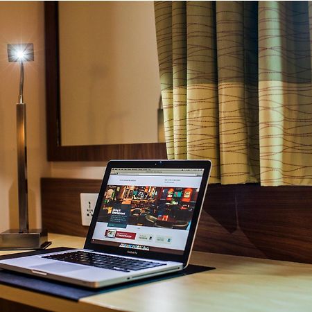 Citymax Hotel Al Barsha At The Mall Dubai Exteriör bild