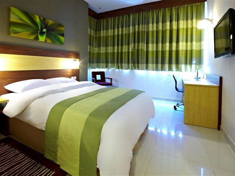 Citymax Hotel Al Barsha At The Mall Dubai Exteriör bild