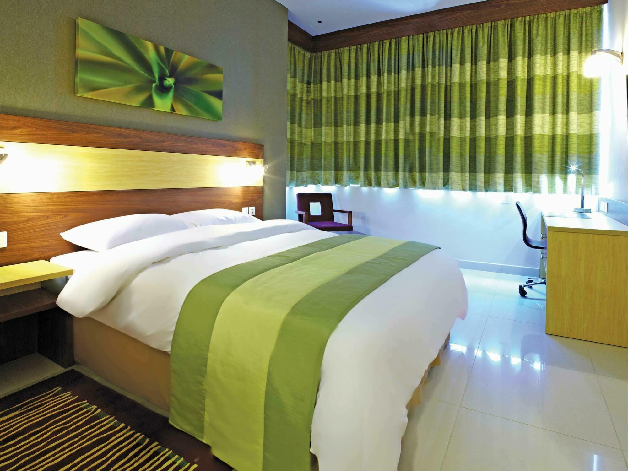 Citymax Hotel Al Barsha At The Mall Dubai Exteriör bild