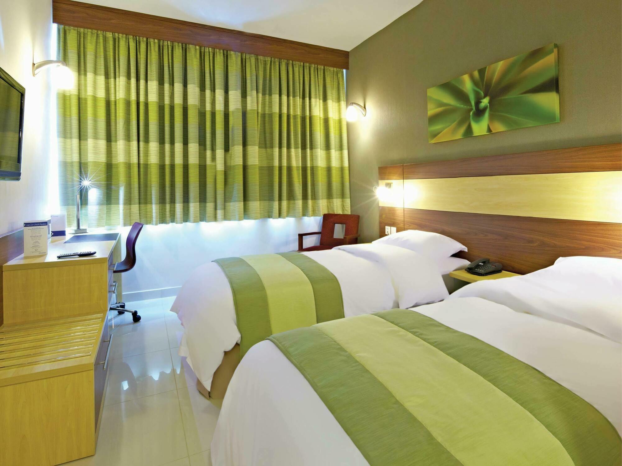 Citymax Hotel Al Barsha At The Mall Dubai Exteriör bild